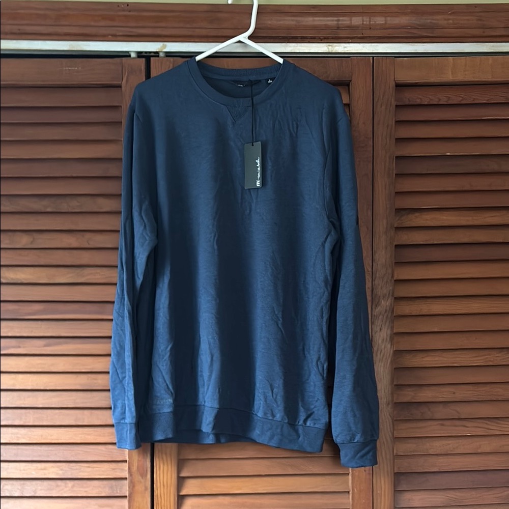 Men’s L Travis Mathew crew neck - navy blue